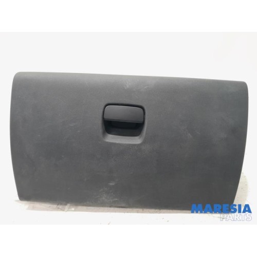 Renault - Trafic - Glovebox