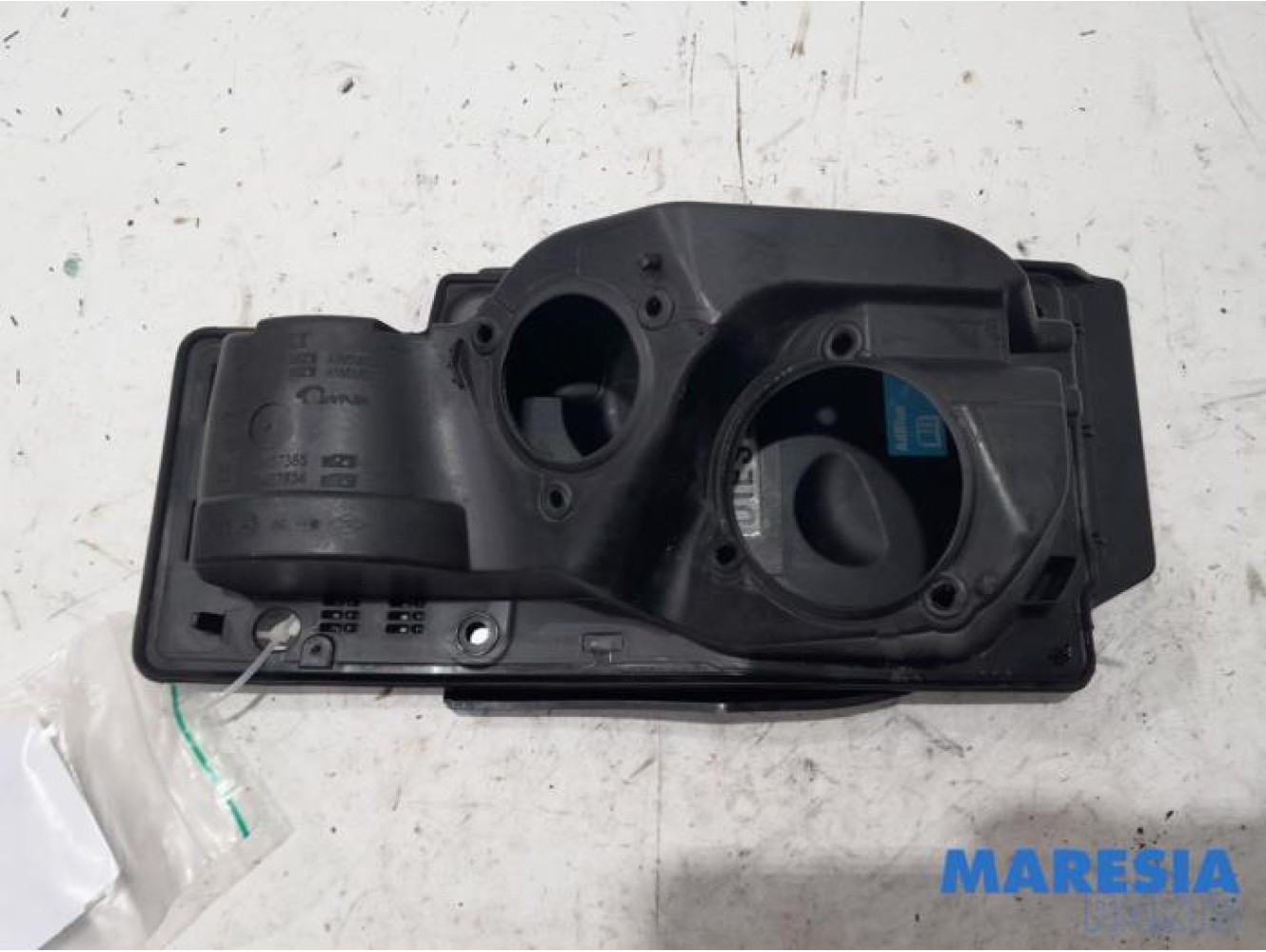 Renault - Trafic - Tank cap cover