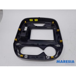 Renault - Captur - Cadre radio
