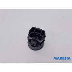 Renault - Captur - Start/stop switch