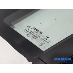 Renault - Captur - Quarter light, front left