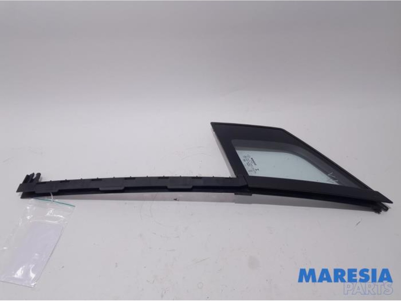 Renault - Captur - Quarter light, front left