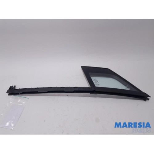 Renault - Captur - Quarter light, front left
