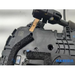Renault - Captur - Rear door lock mechanism 4-door, left