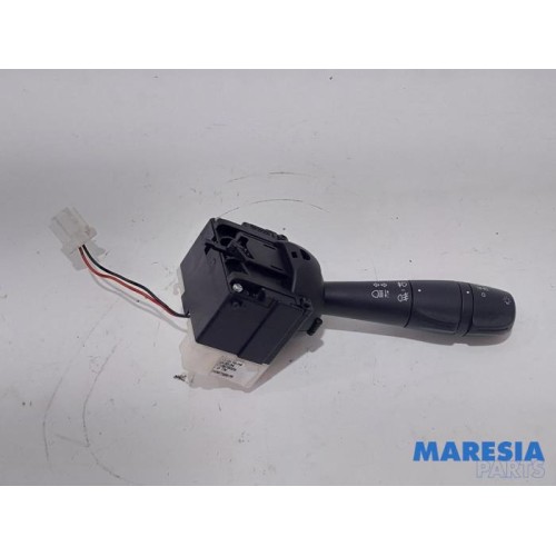 Renault - Captur - Light switch