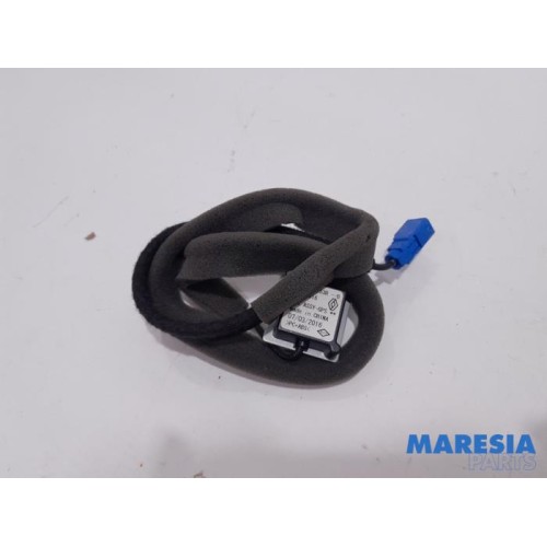 Renault - Captur - GPS Antenne