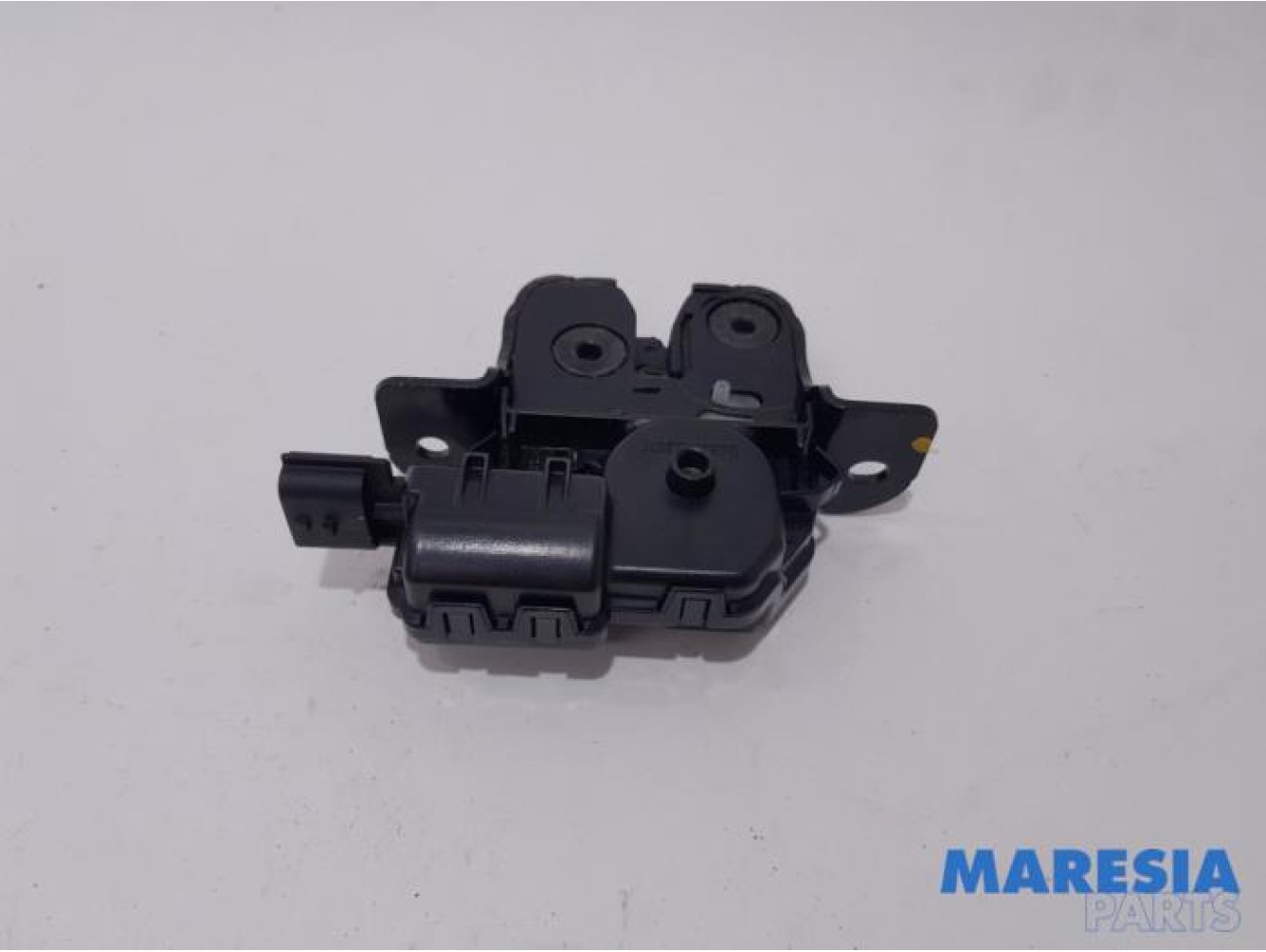 Renault - Captur - Tailgate lock mechanism
