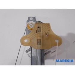 Renault - Captur - Rear door window mechanism 4-door, right