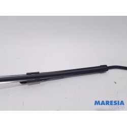 Fiat - Punto - Front wiper arm