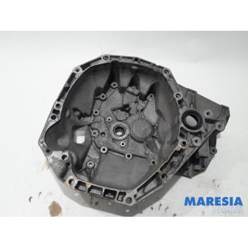 Renault - Clio - Gearbox casing