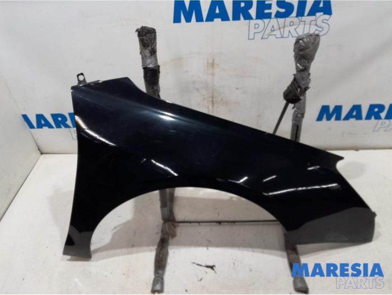 Citroen - C5 - Front wing, right