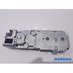 Citroen - C5 - Tailgate lock mechanism
