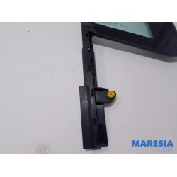 Citroen - C5 - Quarter light, front right