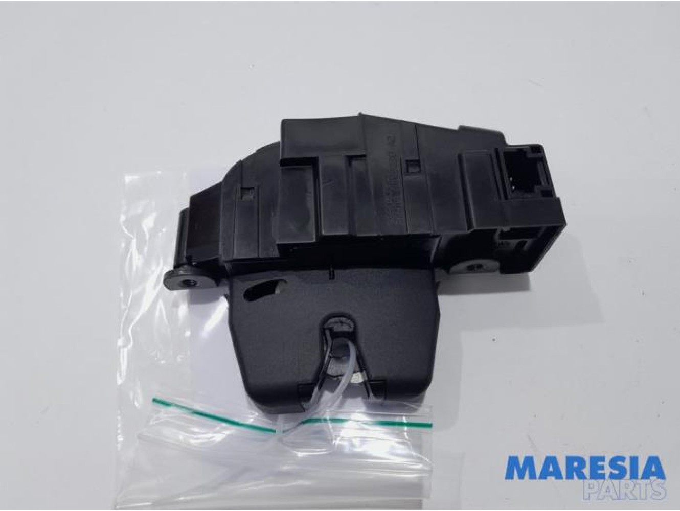 Citroen - C5 - Tailgate lock mechanism