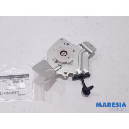 Peugeot - 3008 - Tailgate hinge