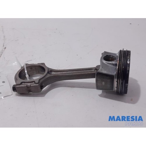 Renault - Clio - Piston