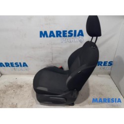 Peugeot - 208 - Sitz links