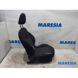 Peugeot - 208 - Sitz links