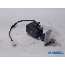 Peugeot - 508 - Rear seatbelt buckle, centre