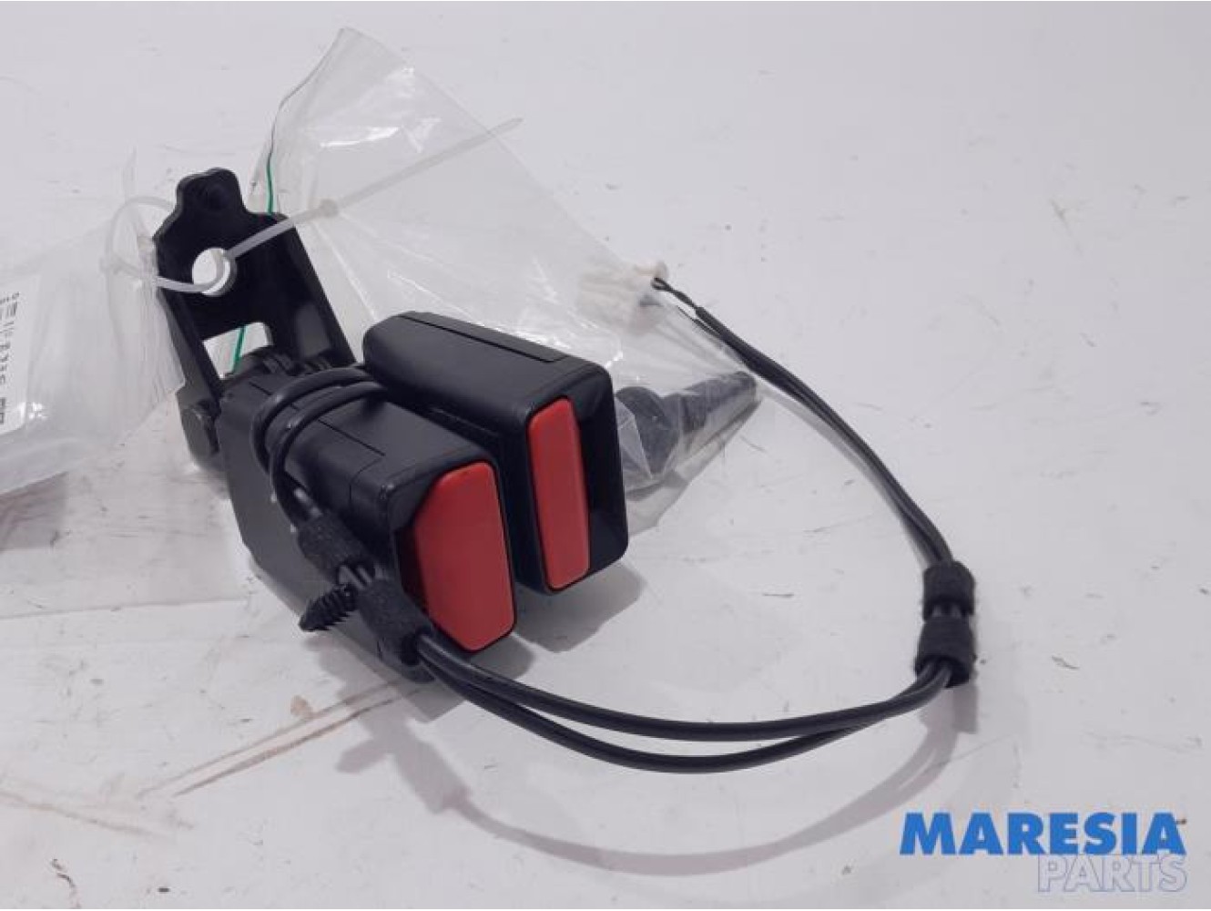 Peugeot - 508 - Rear seatbelt buckle, centre