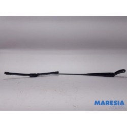 Peugeot - 208 - Front wiper arm