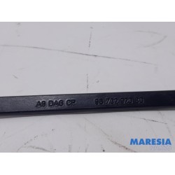 Peugeot - 208 - Front wiper arm