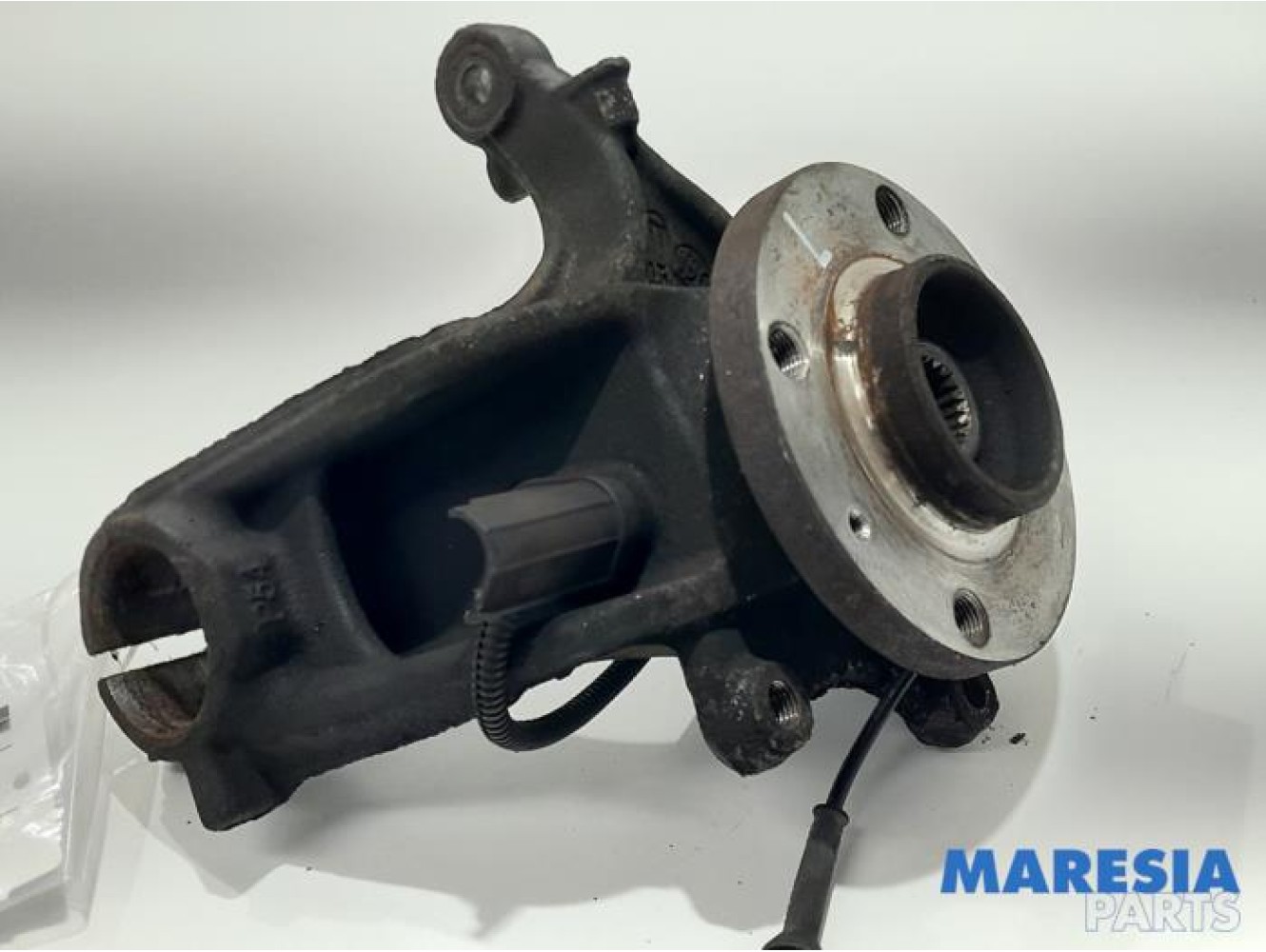 Peugeot - 208 - Knuckle, front left