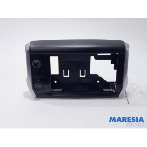 Peugeot - 208 - Regelunit Multi Media