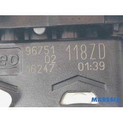 Peugeot - 208 - Electric window switch