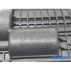 Peugeot - 208 - Tailgate lock mechanism