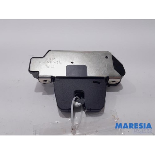 Peugeot - 208 - Tailgate lock mechanism