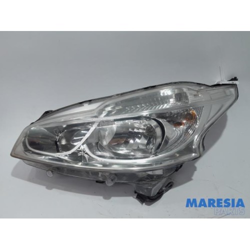 Peugeot - 208 - Koplamp links
