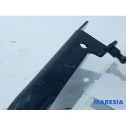 Renault - Scenic - Bonnet Hinge