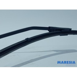 Renault - Scenic - Front wiper arm
