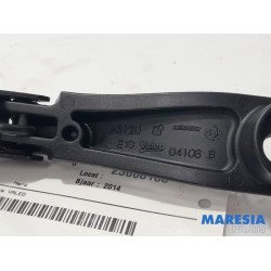 Renault - Scenic - Front wiper arm