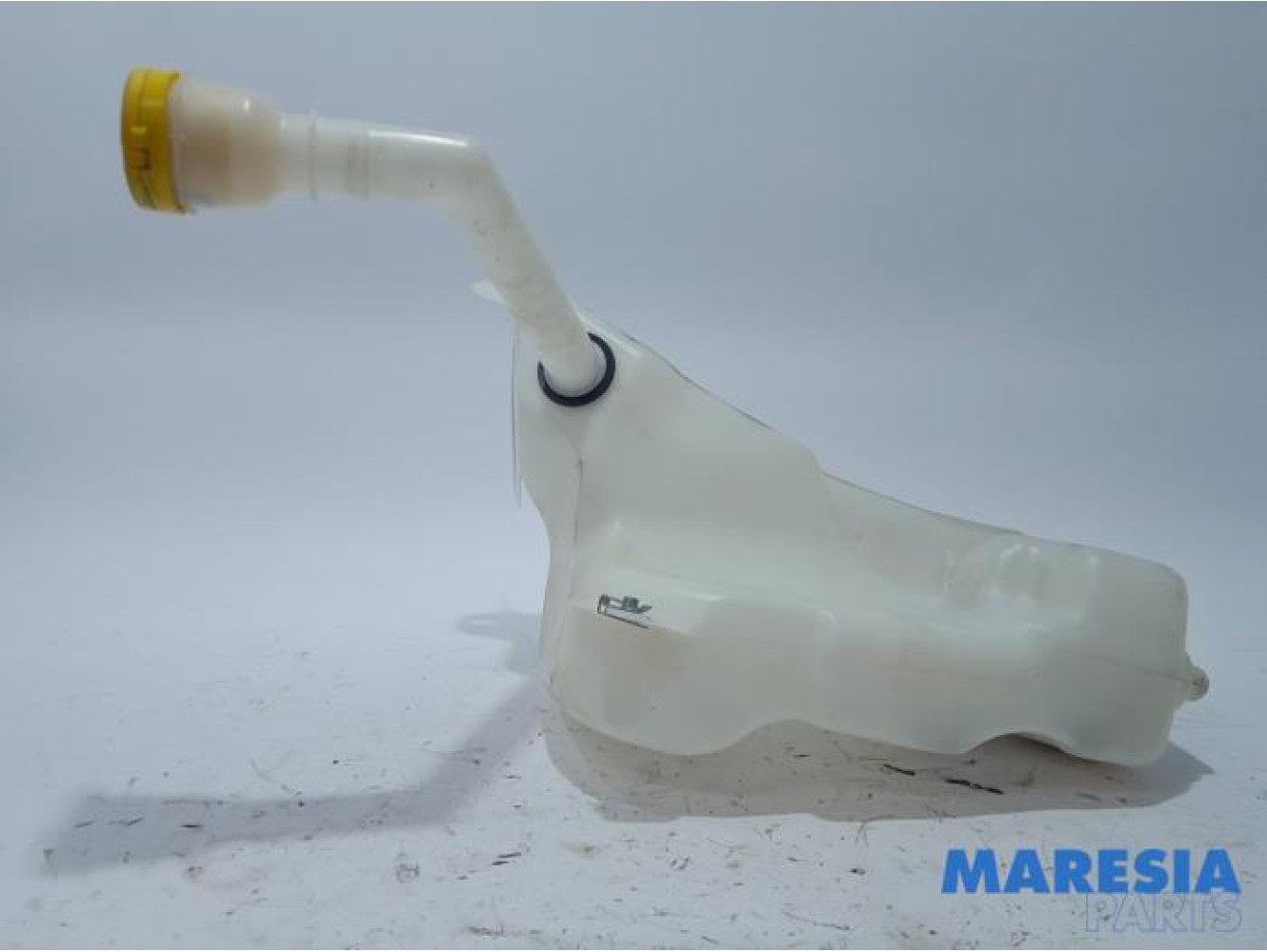 Renault - Scenic - Front windscreen washer reservoir
