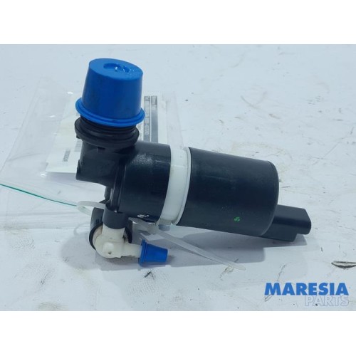 Renault - Scenic - Windscreen washer pump