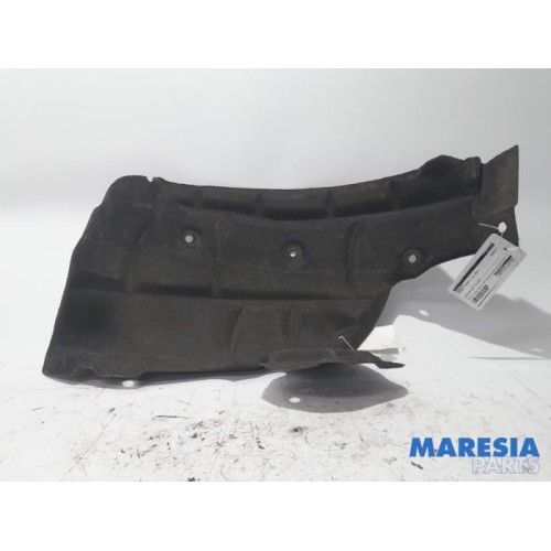 Renault - Scenic - Wheel arch liner