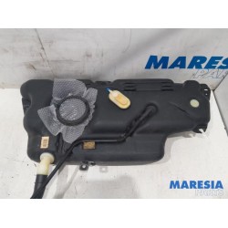 Peugeot - 208 - Tank