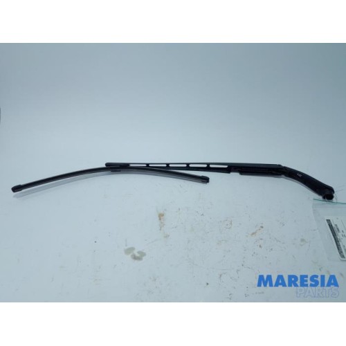 Citroen - C5 - Front wiper arm