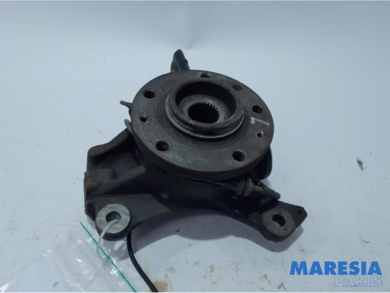 Citroen - C5 - Fusee links-voor