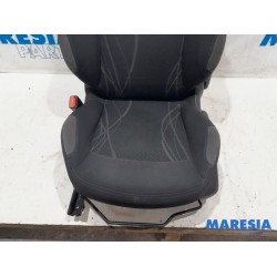 Peugeot - 208 - Sitz links