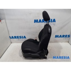 Peugeot - 208 - Sitz links
