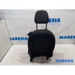 Peugeot - 208 - Sitz links