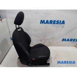 Peugeot - 208 - Sitz links