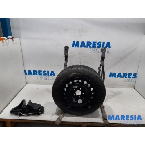 Renault - Megane - Krikset + reservewiel