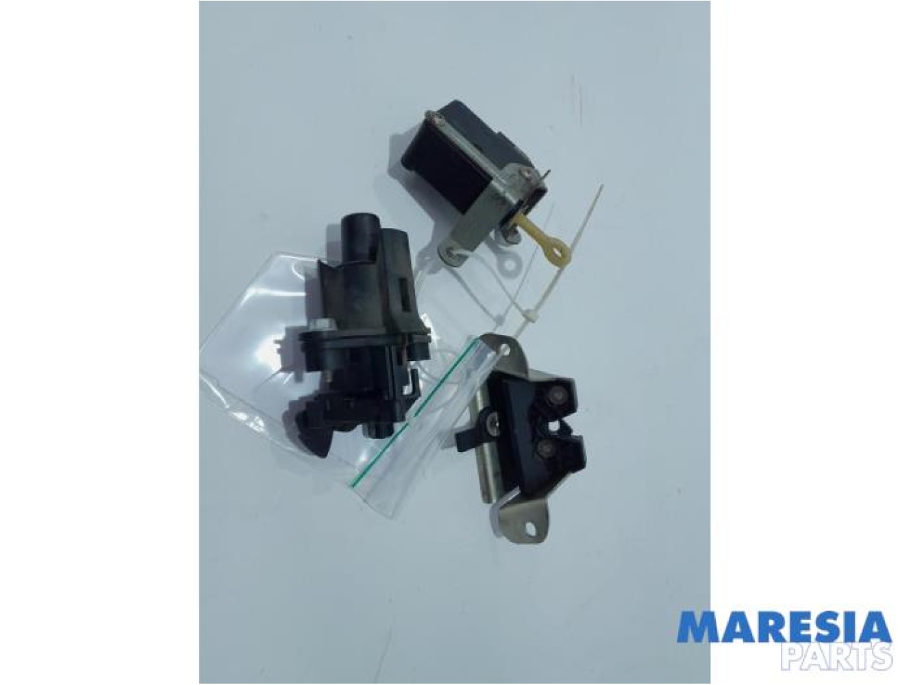 Citroen - C1 - Tailgate lock mechanism
