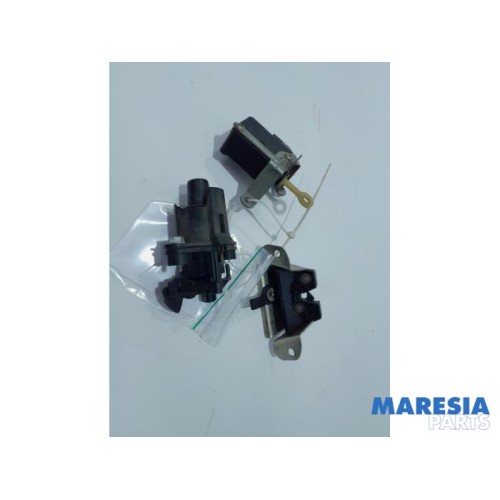 Citroen - C1 - Tailgate lock mechanism