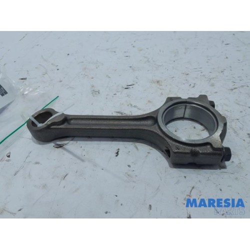 Renault - Megane - Connecting rod