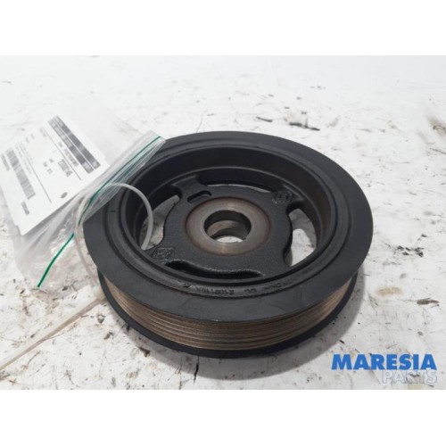 Renault - Megane - Crankshaft pulley